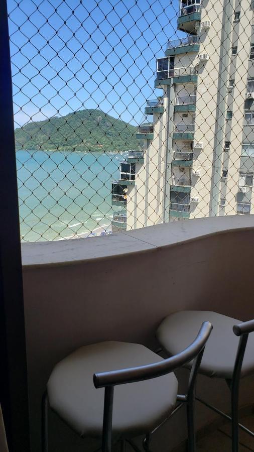 Na Avenida Atlantica Encantador Com Vista O Mar E Vaga Privativa