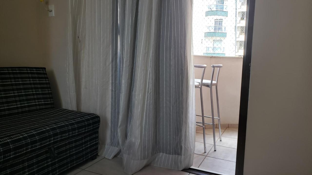 Na Avenida Atlantica Encantador Com Vista O Mar E Vaga Privativa