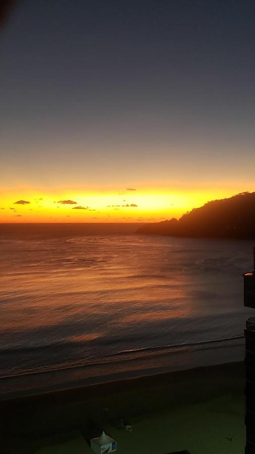 Na Avenida Atlantica Encantador Com Vista O Mar E Vaga Privativa * Balneario Camboriu